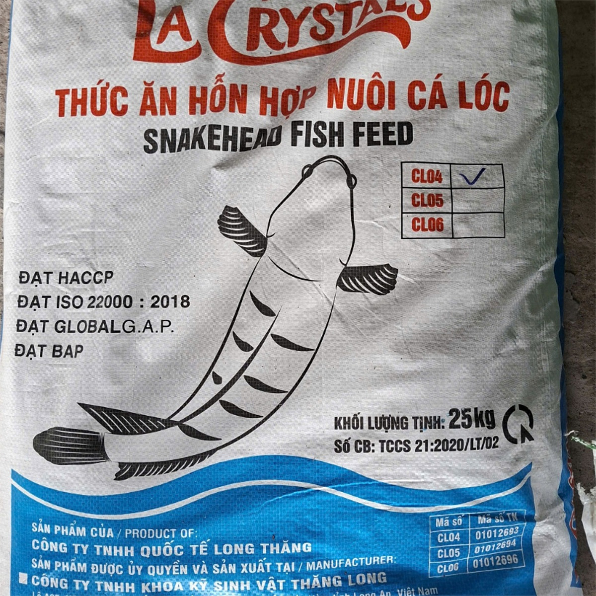 Bao 25kg cám cá lóc Long Thăng CL05 44% đạm viên 6mm
