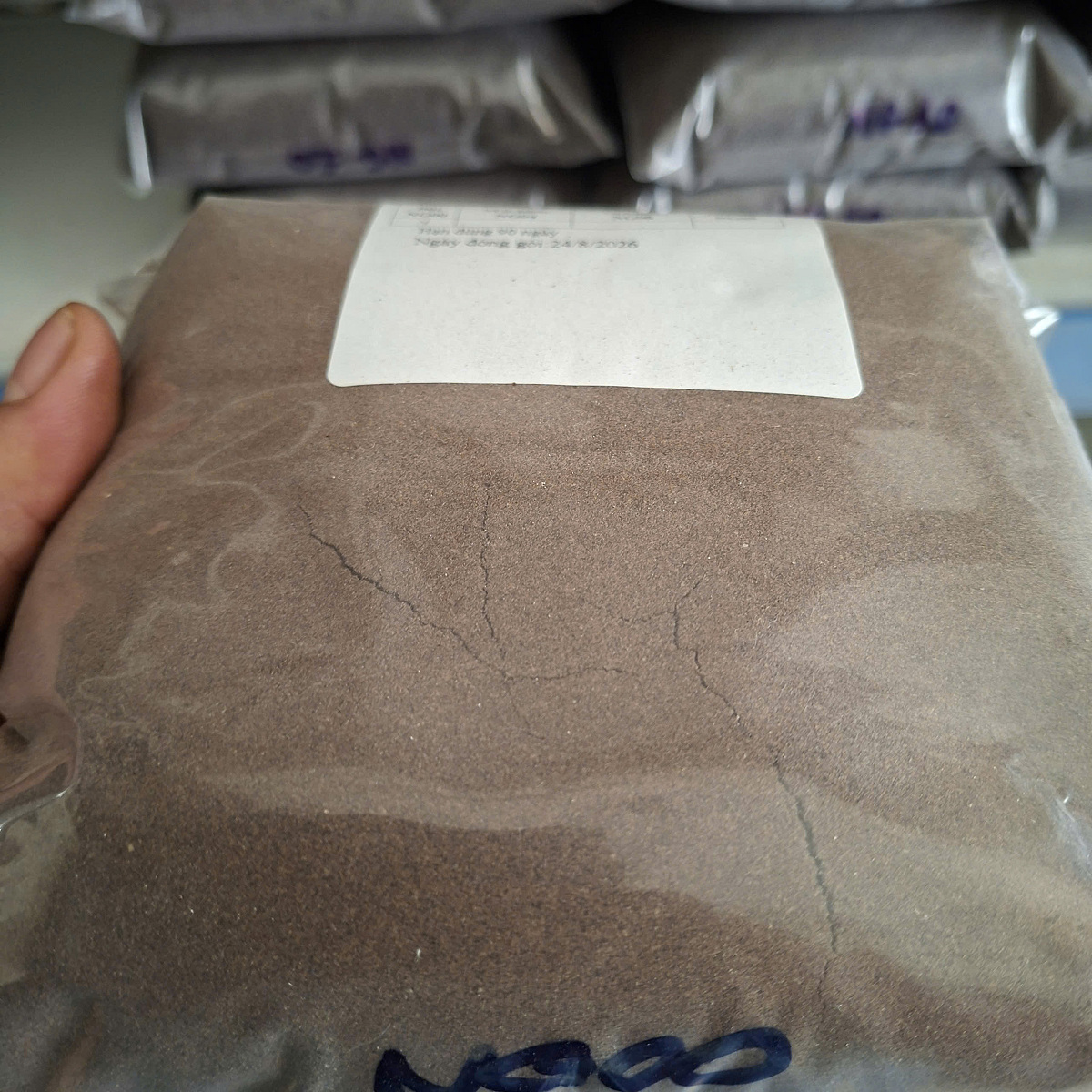 1Kg lẻ cám NG00 - Bột 43% đạm Nanogrow feed 43