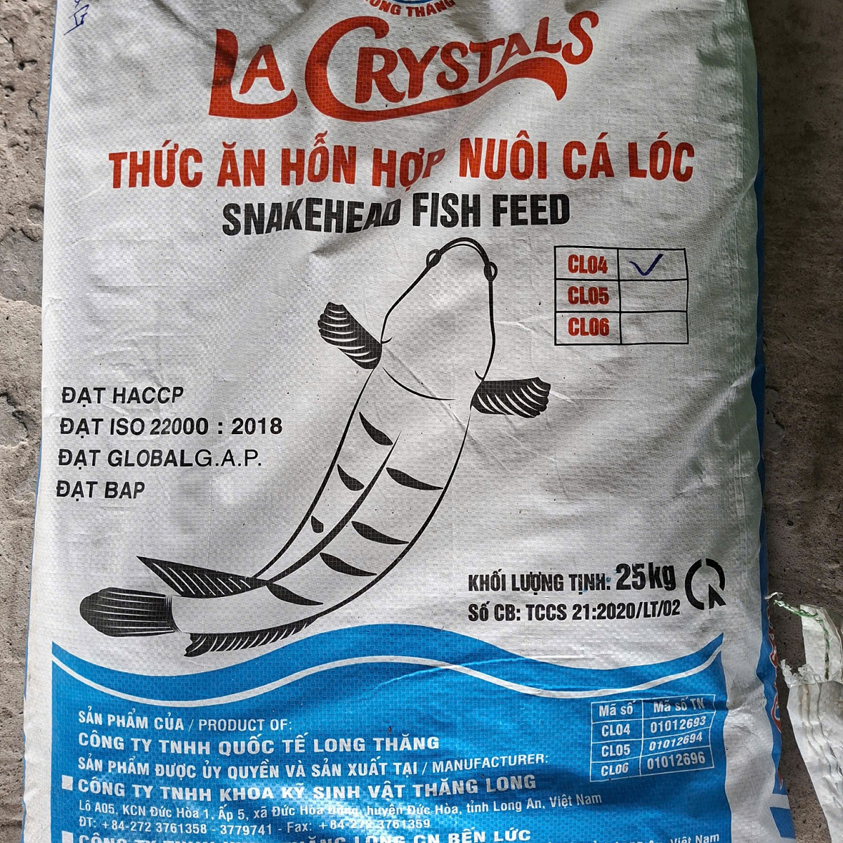 Bao 25kg cám cá lóc Long Thăng CL04 44% đạm viên 4mm